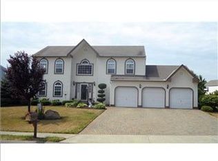 131 Shady Oak Dr, Cranberry Township, PA