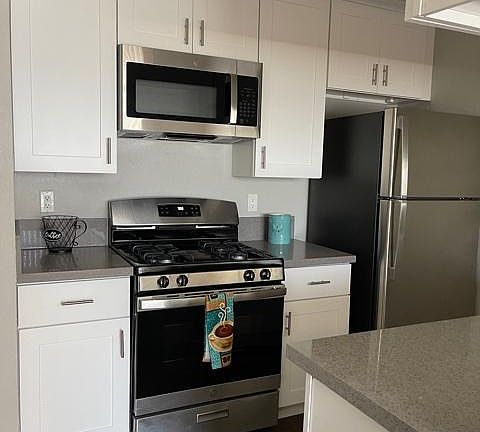 4th image of 12046 Emelita St #7