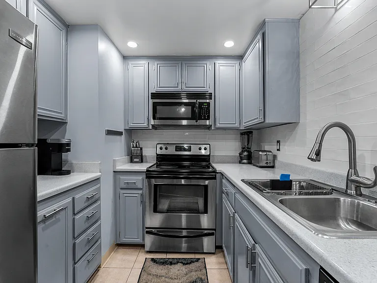 200 Elm Ave #15 — Photo 10
