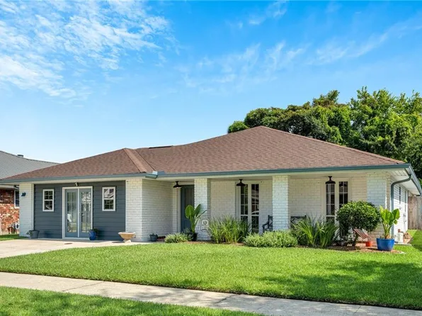 8021 Barocco Dr, Harahan, LA 70123