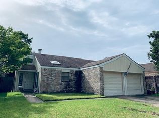 4310 Willow Beach Dr, Houston, TX 77072