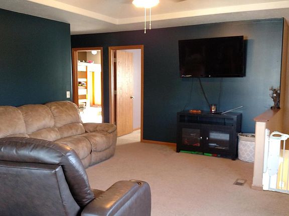 3rd image of 1324 Avenue E