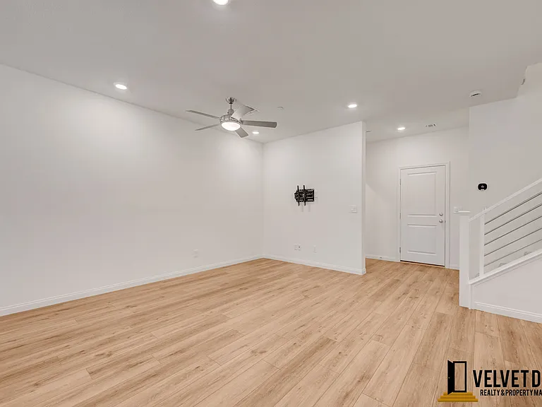 2725 Luzzi Walk #1 — Photo 5