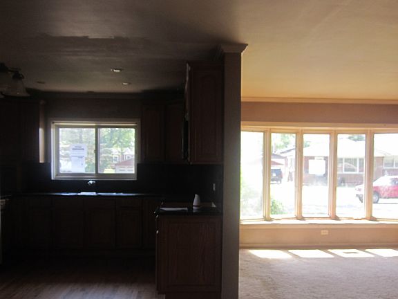 3rd image of 733 Campbell Ave