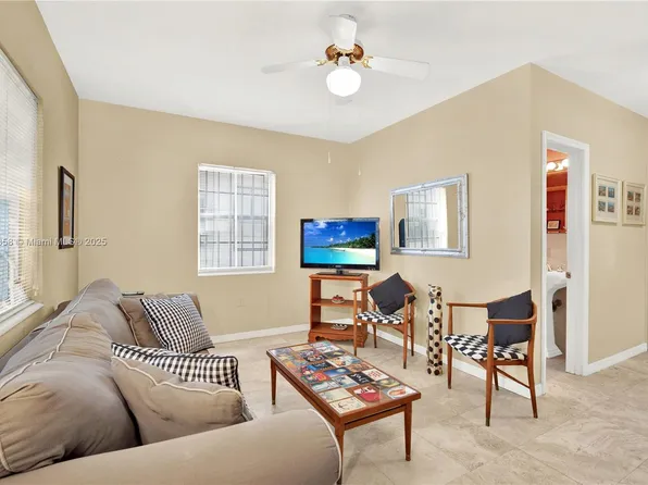 1612 Michigan Ave #9, Miami Beach, FL 33139