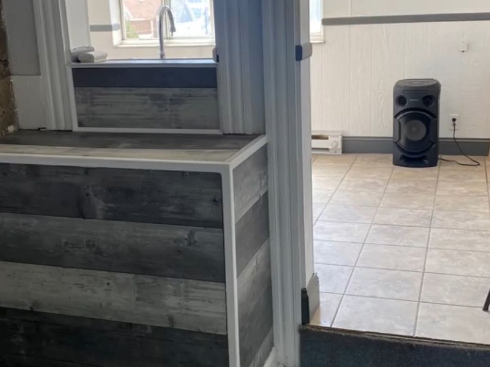 2nd image of 1831 Union Ave #3