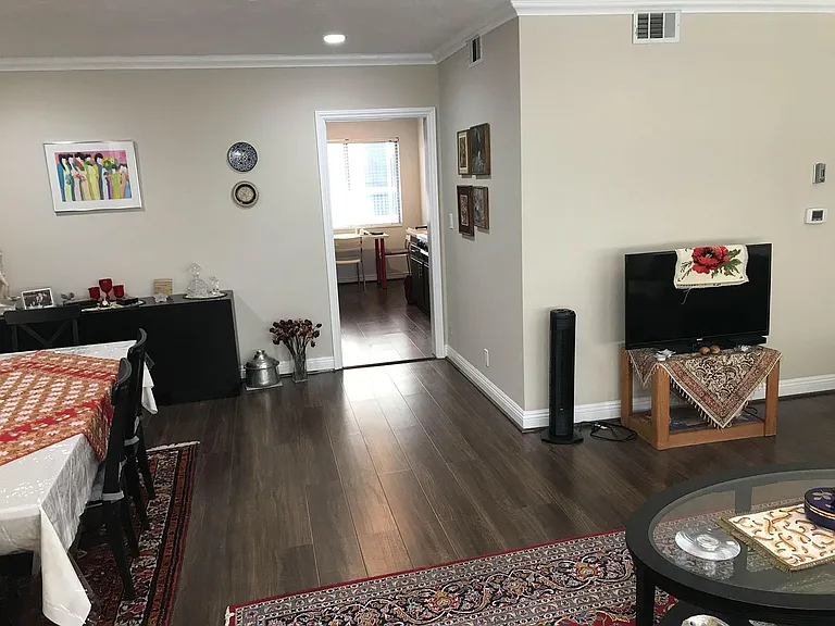 Open floor plan that leads to kitchen