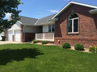 412 E 52nd St, Kearney, NE 68847