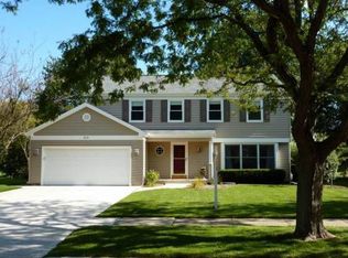2134 Countryside Cir, Naperville, IL 60565