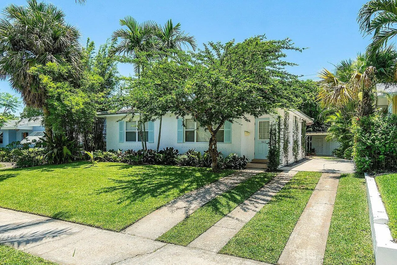 2 bed, 1.0 bath, 864 sqft, $4,700 — Photo 2