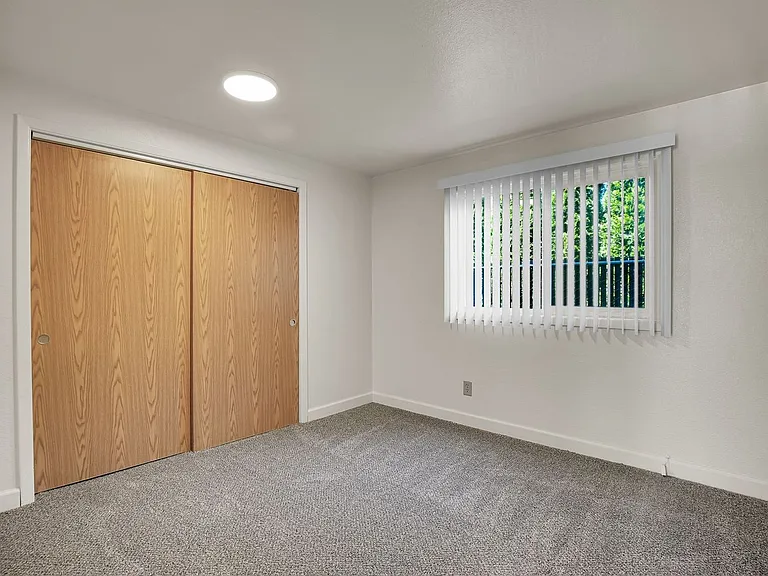 Garden Court Apts. — Photo 13
