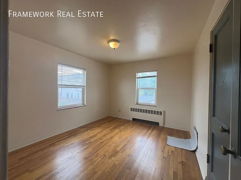 1460 N Ivanhoe St — Photo 6