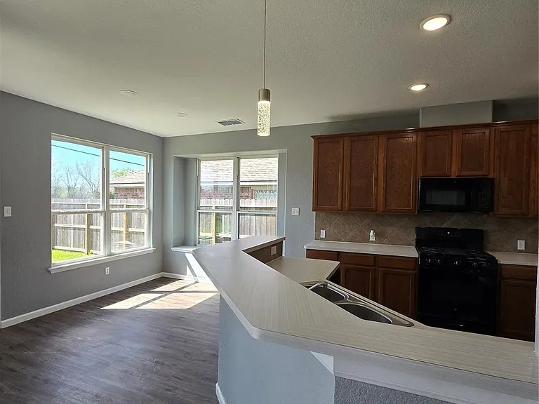5210 Benton Dr — Photo 7