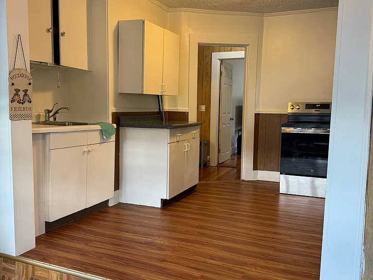 300 Bridge St #1 — Photo 4