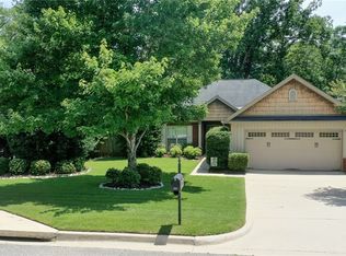 204 Deerfield Dr, Auburn, AL 36832