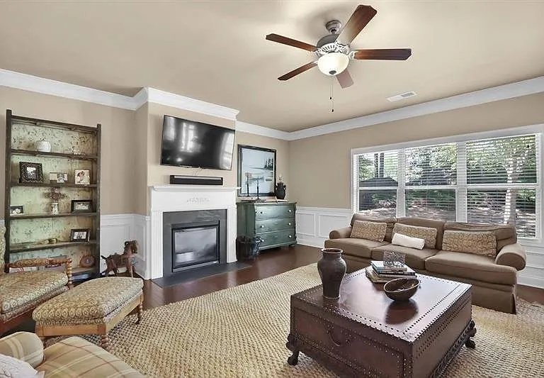 4960 Wilshire Xing — Photo 15