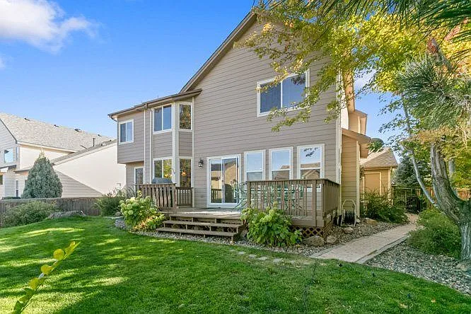 829 Sparrow Hawk Dr — Photo 36