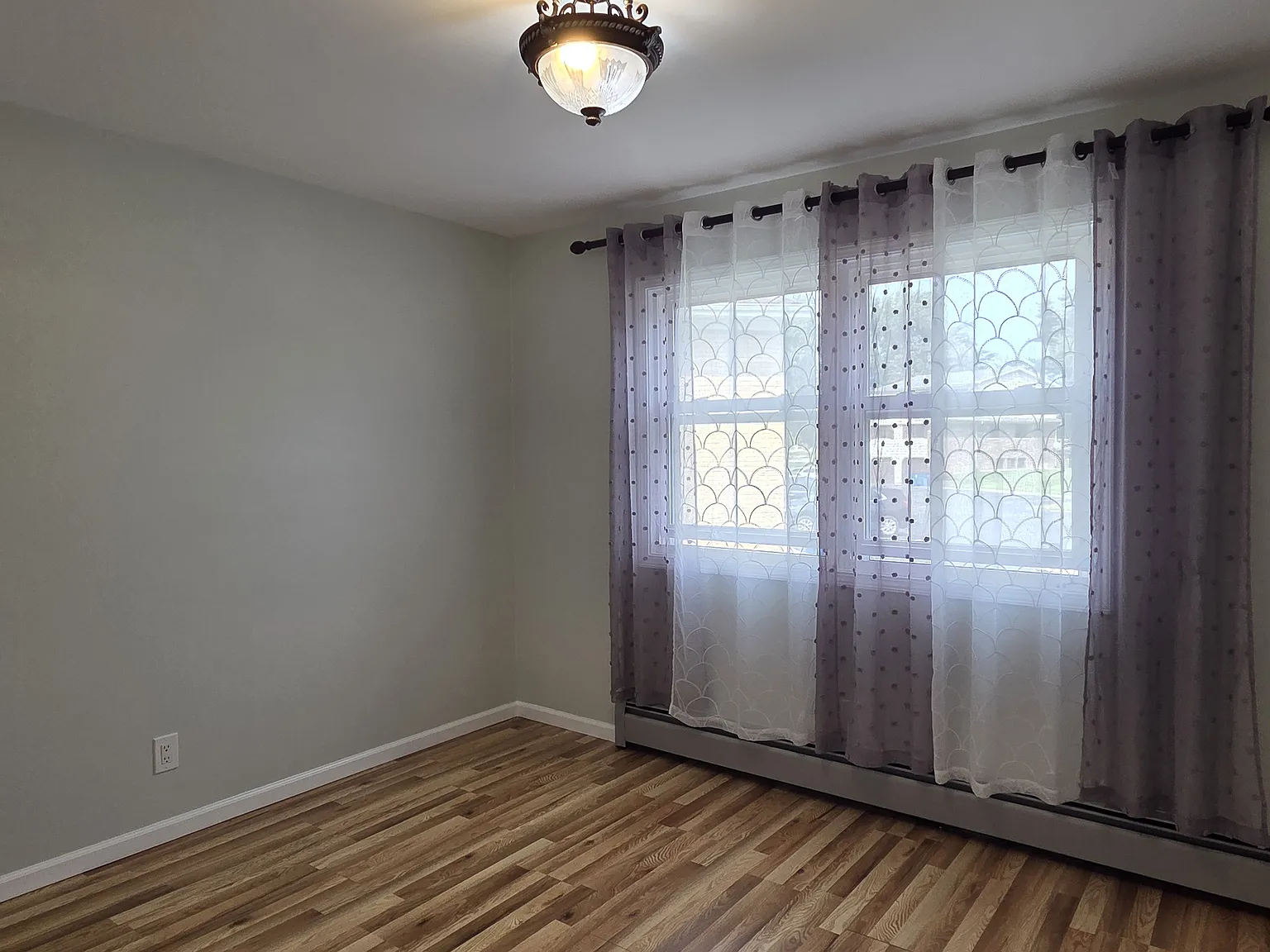 2 bed, 850 sqft, $1,350 — Photo 4