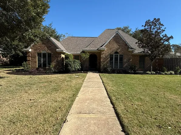 1202 Heidenheim St, Pascagoula, MS 39581