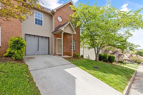 8705 Mowbray Way Photo 1