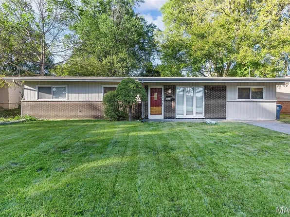1015 Cheyenne Dr, Florissant, MO 63033