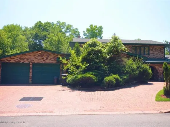 24 Singleton St, Staten Island, NY 10309