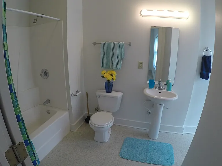 220 S 6th St (Maison de Ville) — Photo 27