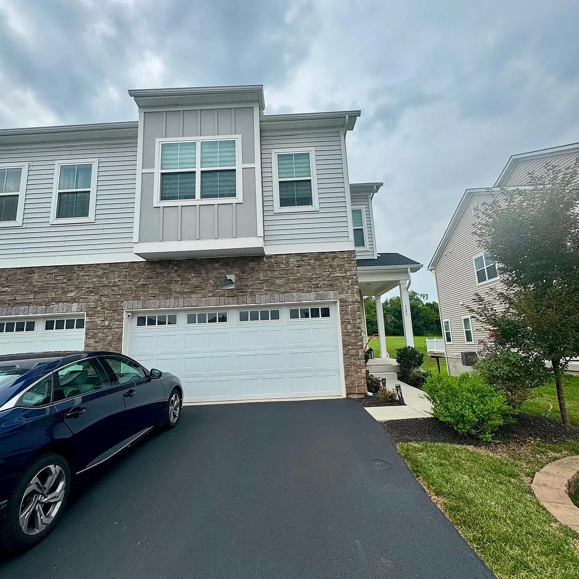 3 bed, 2.5 bath, 2450 sqft, $3,595 — Photo 1