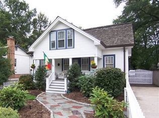 519 Greenwich St, Falls Church, VA 22046