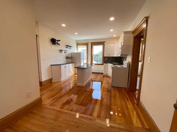 46 Main St, Amherst, MA