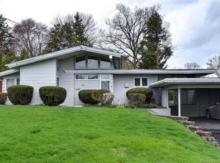 34A Rockledge Dr, West Hartford, CT 06107