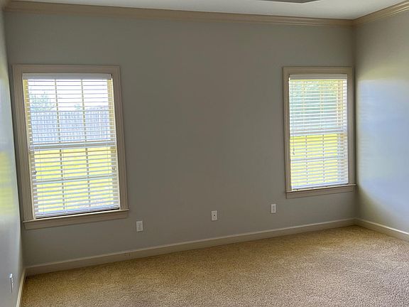 5th image of 515 Riverwood Dr