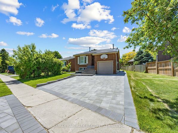 230 Sheffield St, Newmarket, ON L3Y 5X6