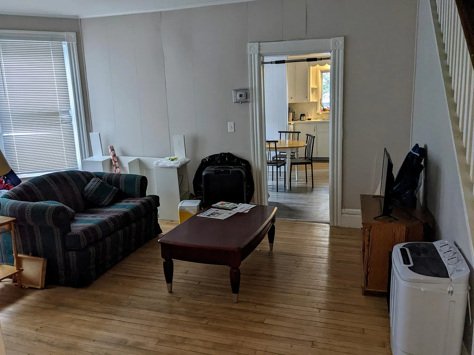 7 bed, 3217 sqft, $600 — Photo 1
