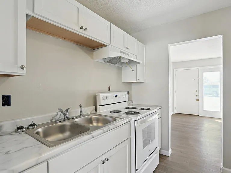 2206 Dale Dr #4 — Photo 2