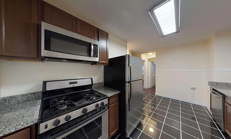 1408 E Genesee St — Photo 6