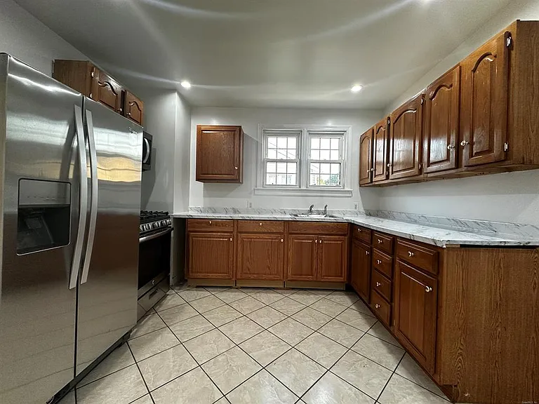 339 Thompson St #1 — Photo 17