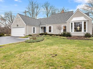 2105 Winnetka Ave, Northfield, IL 60093