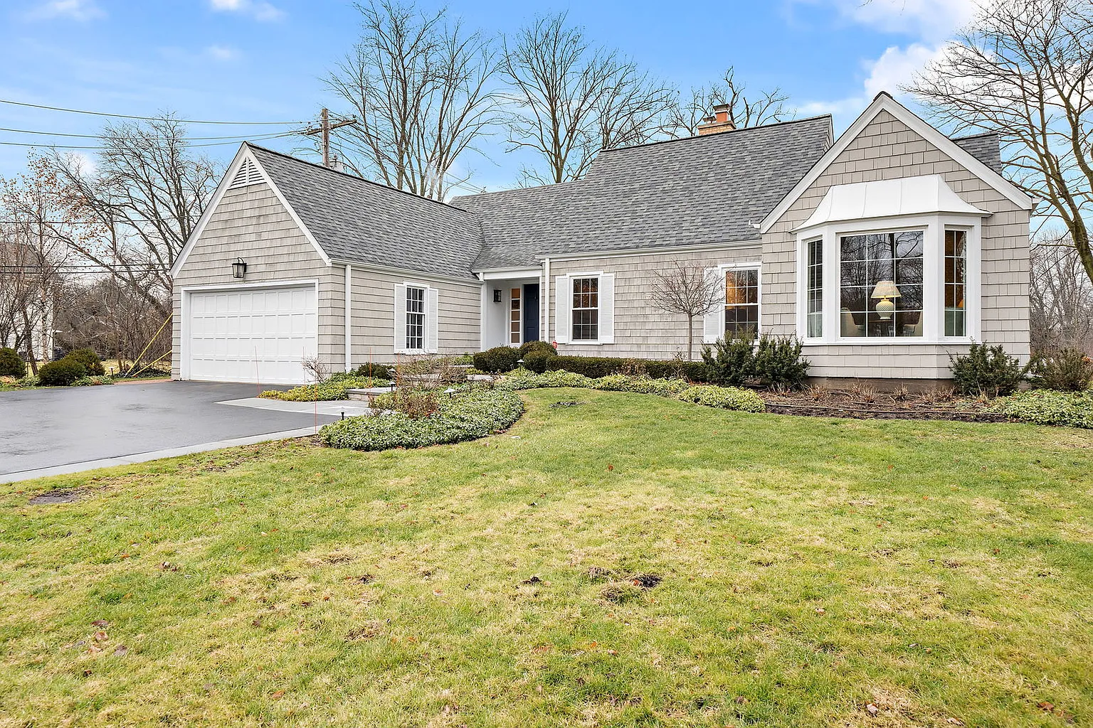 2105 Winnetka Ave photo 1
