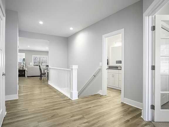 4th image of 1533 Eagleshore Ct