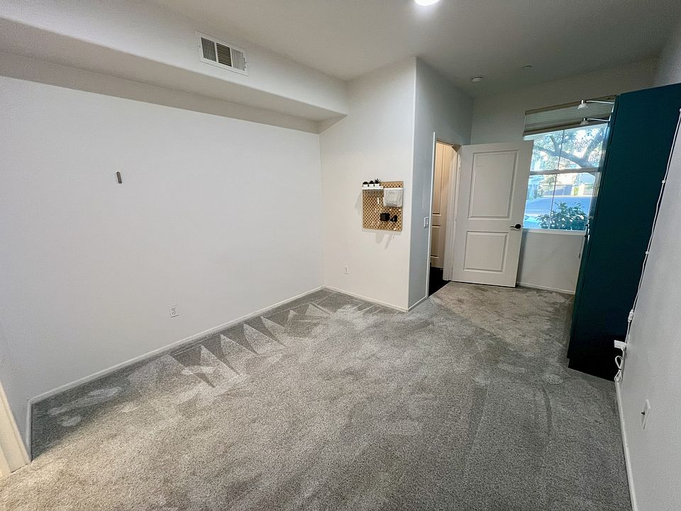 Bedroom #1 - 1st floor