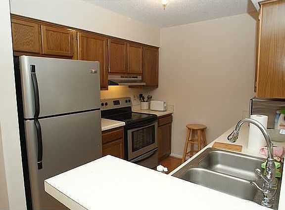 3rd image of 1054 Anna Knapp Blvd APT 14G