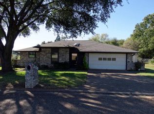 206 Colonial Cir, Athens, TX 75751