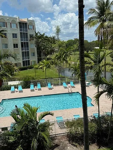 3500 Oaks Clubhouse Dr #303 Photo 1