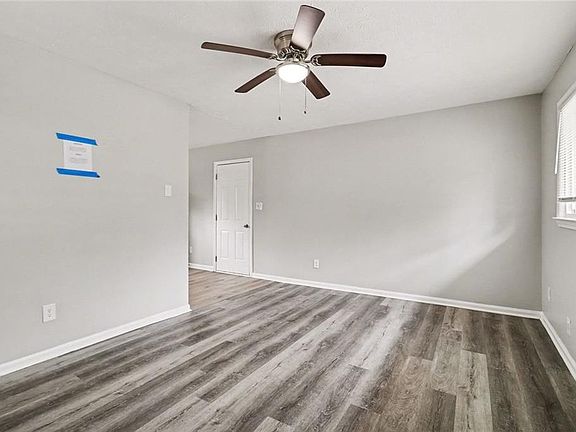 5th image of 521 Fielding Cir