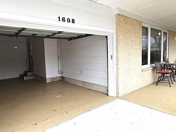 5th image of 1608 W Briarwood Dr
