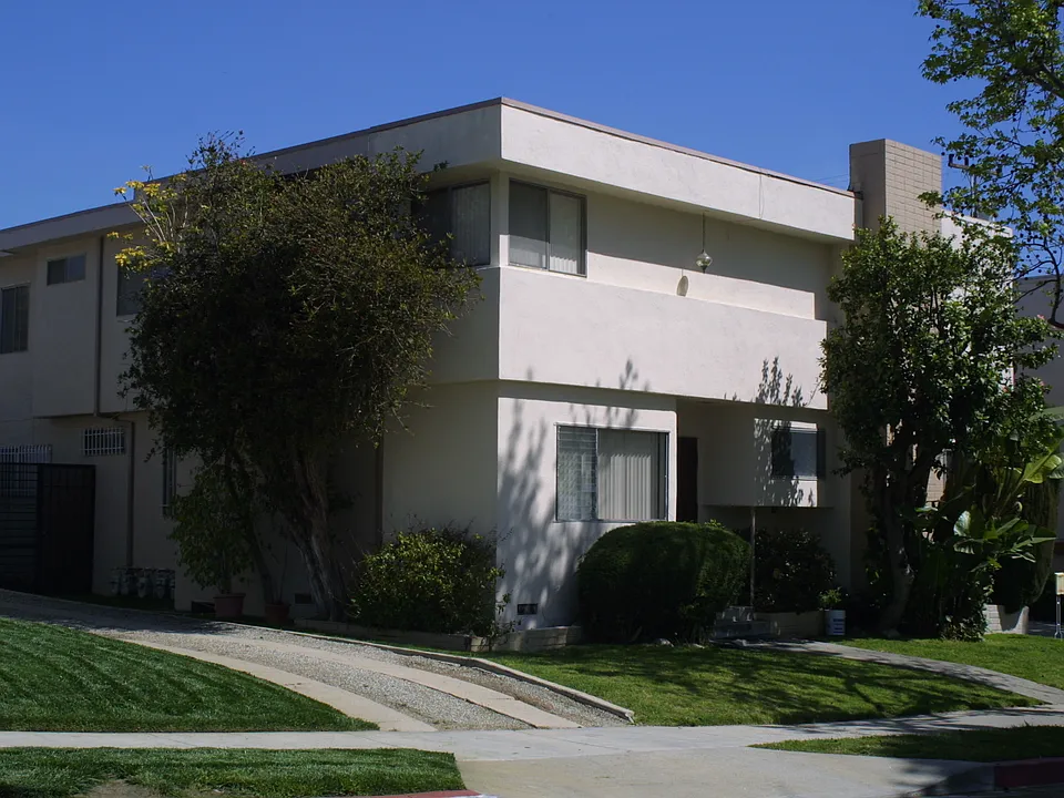 117 W Ellis Ave #3