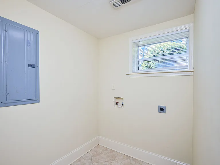 1950 Farris Dr — Photo 14