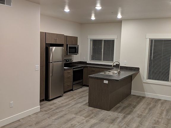 2nd image of 425 S 300 W #1201