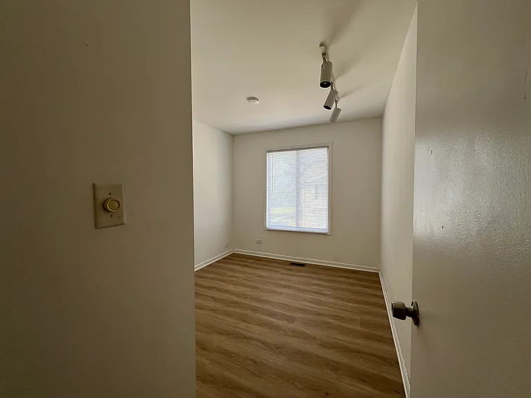 341 Jefferson Ct — Photo 12
